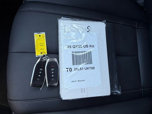 Certified 2025 INFINITI QX60 Luxe image 23