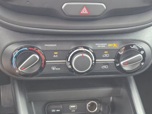 Certified 2025 Kia Soul LX w/ LX Technology Package FWD image 21