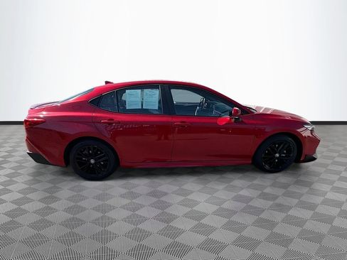 Used 2025 Toyota Camry SE FWD image 8