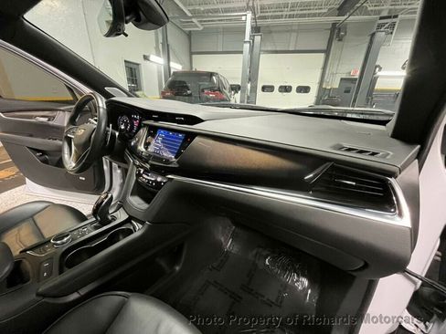 Used 2024 Cadillac XT6 Sport w/ LPO, ONYX Package image 33