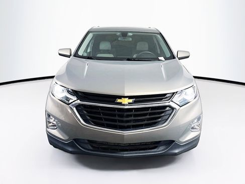 Used 2018 Chevrolet Equinox LT image 2