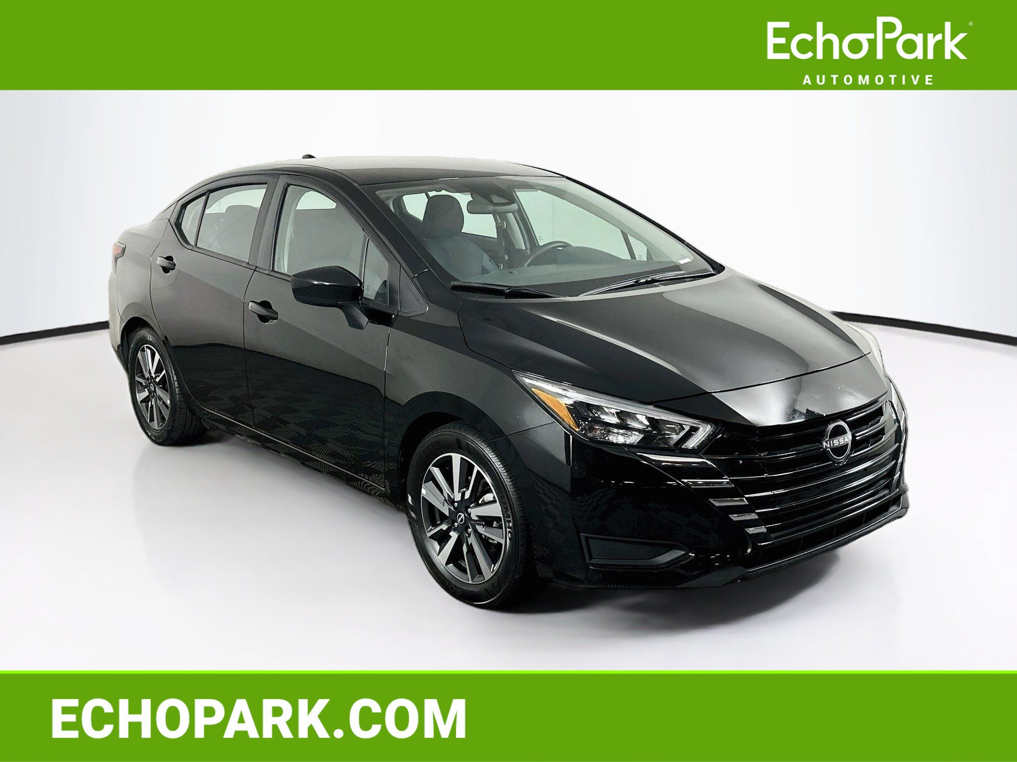 Used 2025 Nissan Versa SV FWD image 1