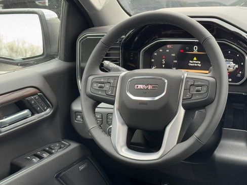 New 2026 GMC Sierra 1500 SLT image 11
