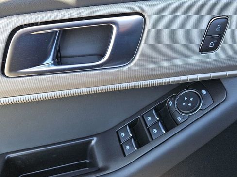 New 2026 Ford Explorer Active w/ Active Comfort Package image 25