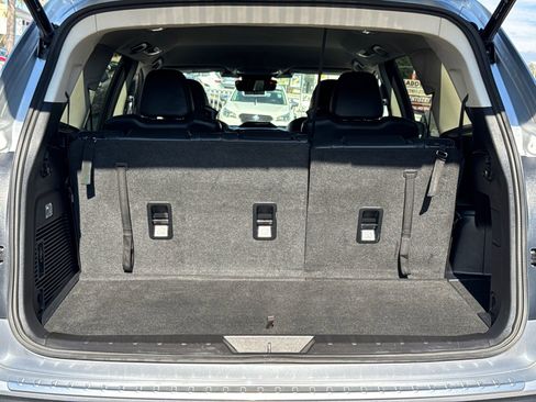 Used 2023 Subaru Ascent Limited image 7