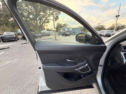 Used 2018 Jaguar E-PACE S image 15