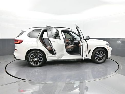 Used 2020 BMW X5 M50i w/ Premium Package AWD/4WD image 36