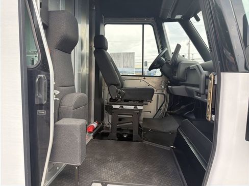 Used 2024 Chevrolet Brightdrop 600 w/ Commercial Equipment Package AWD/4WD image 11