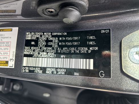 Used 2022 Toyota 4Runner SR5 Premium image 36