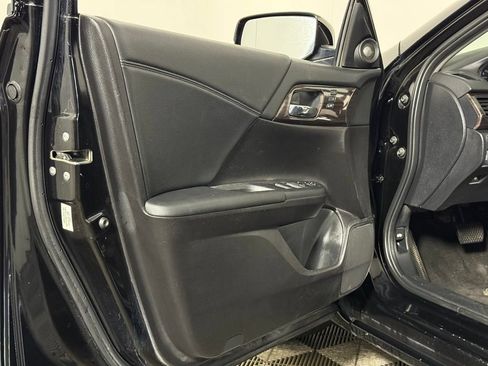 Used 2016 Honda Accord EX-L image 25