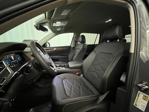 New 2026 Volkswagen Atlas SE image 10