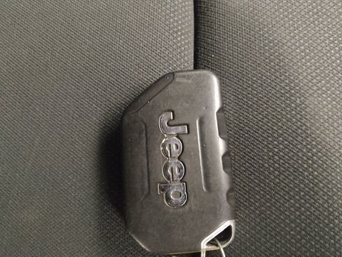 Used 2020 Jeep Wrangler Sport AWD/4WD image 32