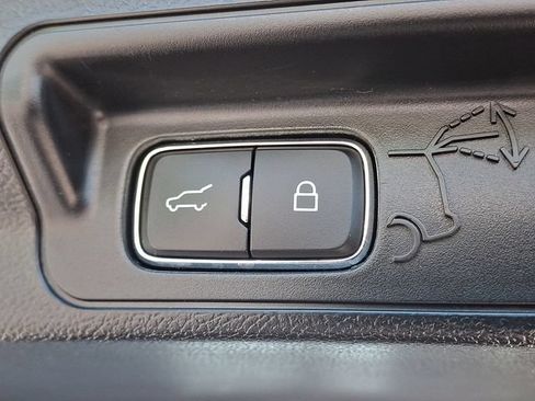 Used 2023 Ford Explorer XLT w/ Equipment Group 202A AWD/4WD image 30