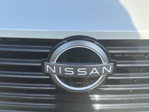 Used 2025 Nissan Murano SV FWD image 10