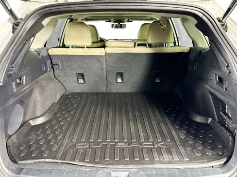 Used 2023 Subaru Outback Limited AWD/4WD image 39