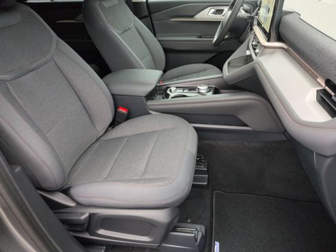 New 2026 Ford Explorer Active RWD image 36