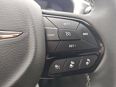 Used 2023 Chrysler Pacifica Touring-L w/ S Appearance Package FWD image 24