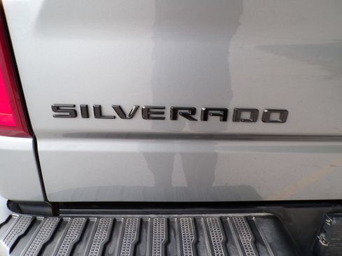 Used 2024 Chevrolet Silverado 1500 LT Trail Boss w/ LT Trail Boss Premium Package AWD/4WD image 17