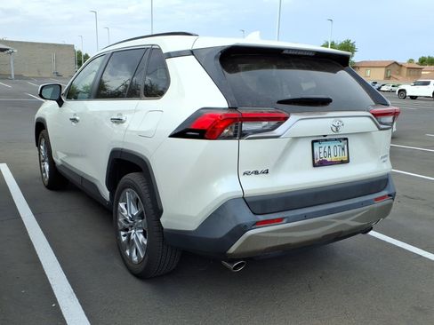Used 2022 Toyota RAV4 Limited AWD/4WD image 3