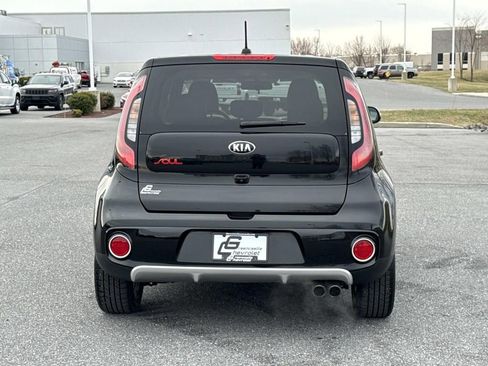 Used 2017 Kia Soul ! FWD image 26