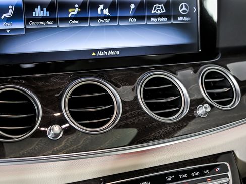 Used 2019 Mercedes-Benz E 300 4MATIC image 36