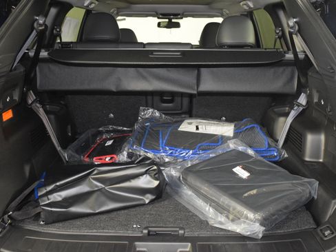 Used 2025 Mitsubishi Outlander SE image 16