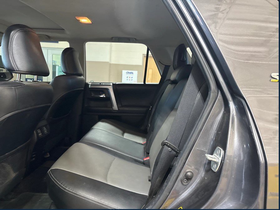 Used 2016 Toyota 4Runner SR5 Premium RWD image 5