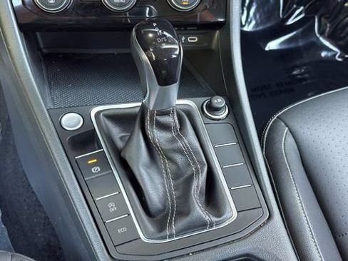 Used 2024 Volkswagen Jetta SE FWD image 22