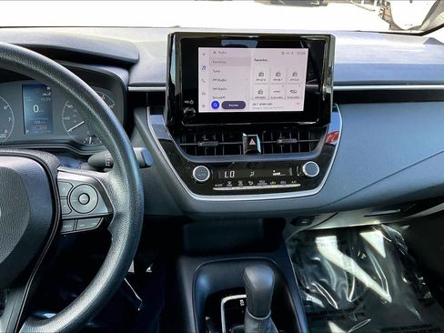 Used 2024 Toyota Corolla LE image 6