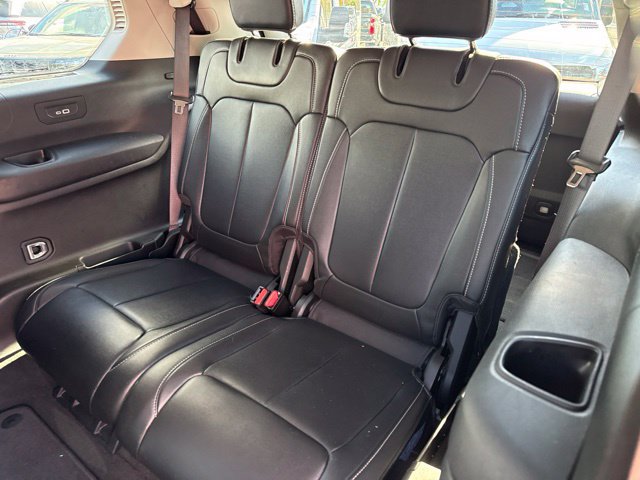 Used 2023 Jeep Grand Cherokee L Limited AWD/4WD image 25