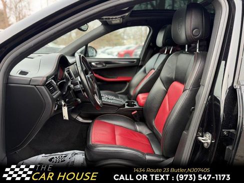 Used 2017 Porsche Macan image 16