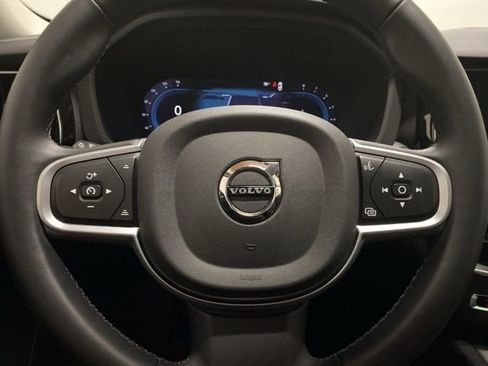 Used 2025 Volvo XC60 B5 Core image 39