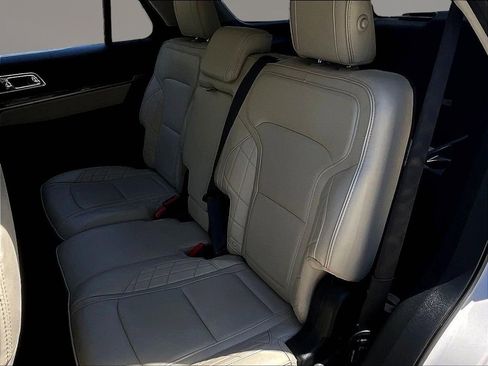 Used 2017 Ford Explorer Platinum AWD/4WD image 22