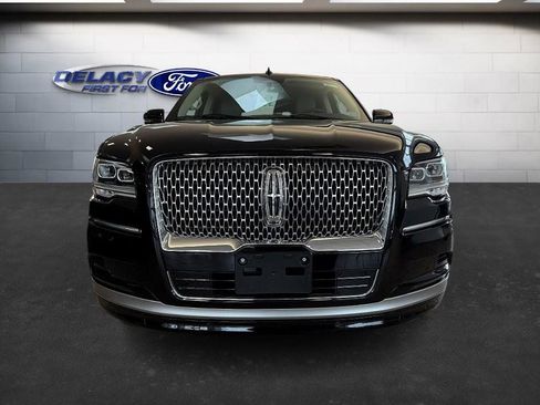 Used 2024 Lincoln Navigator Premiere image 3