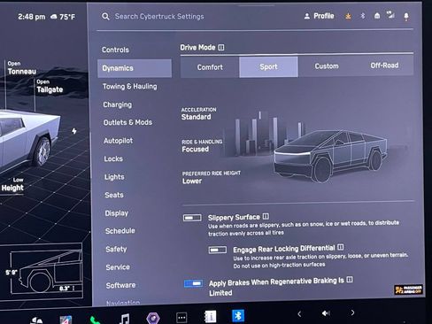 Used 2024 Tesla Cybertruck AWD Crew Cab image 33