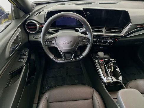 Used 2024 Chevrolet Trax RS w/ Sunroof Package image 10