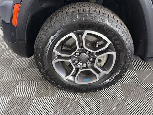 Used 2023 Jeep Grand Cherokee Trailhawk w/ Advanced Protech Group II AWD/4WD image 18