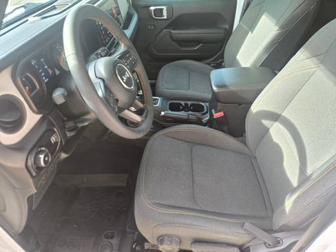Used 2024 Jeep Wrangler Unlimited Sport AWD/4WD image 12