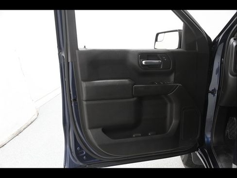Used 2020 Chevrolet Silverado 1500 Custom w/ Custom Value Package AWD/4WD image 4