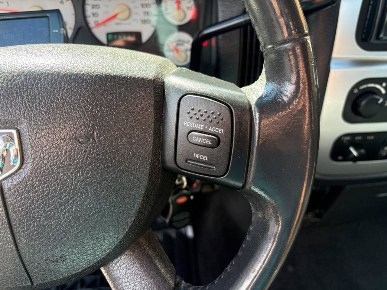 Used 2005 Dodge Ram 2500 Truck SLT AWD/4WD image 16