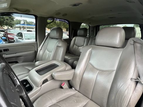 Used 2004 Chevrolet Tahoe LT w/ LT Preferred Equipment Group image 11