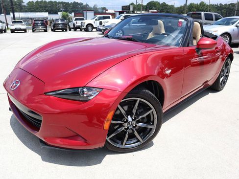 Used 2016 MAZDA MX-5 Miata Grand Touring RWD image 2