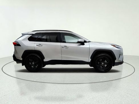 Used 2025 Toyota RAV4 XLE w/ Convenience Package AWD/4WD image 9