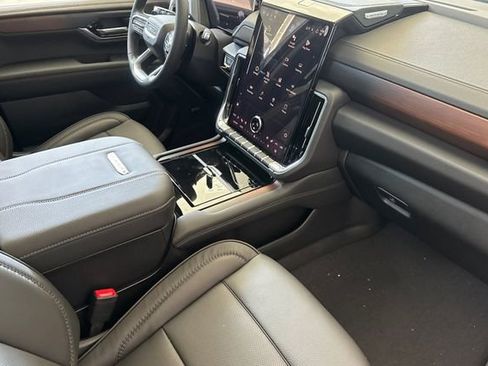 New 2026 GMC Yukon XL Denali w/ Sun & Power Step Package AWD/4WD image 13