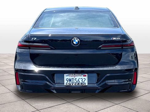 Used 2024 BMW i7 M70 AWD/4WD image 8