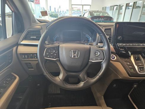 Used 2024 Honda Odyssey EX-L image 17