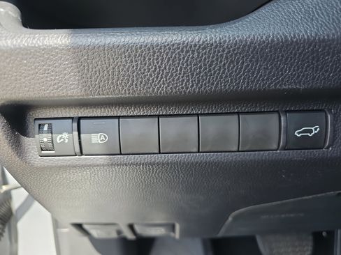 Used 2025 Toyota RAV4 XLE w/ Convenience Package image 28