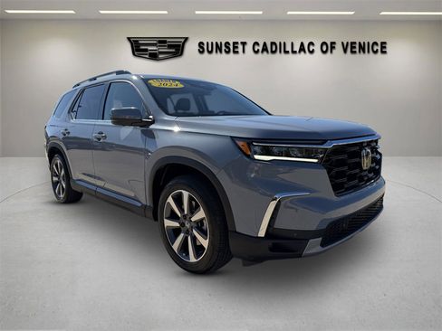 Used 2024 Honda Pilot Elite image 1