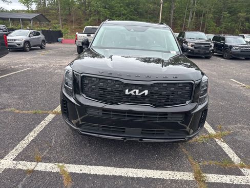 Used 2022 Kia Telluride EX w/ EX Premium Package AWD/4WD image 2