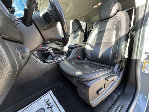 Used 2022 GMC Canyon Elevation image 12